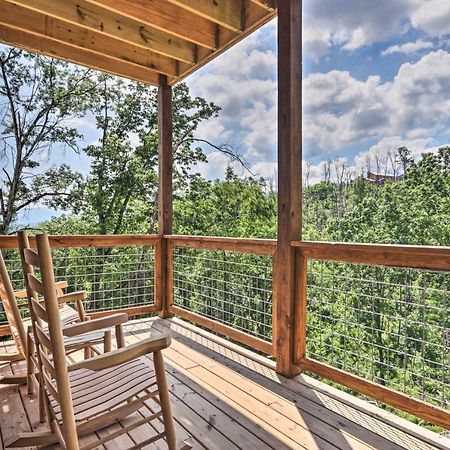 Modern Cabin With Hot Tub And Game Room In Gatlinburg! 外观 照片