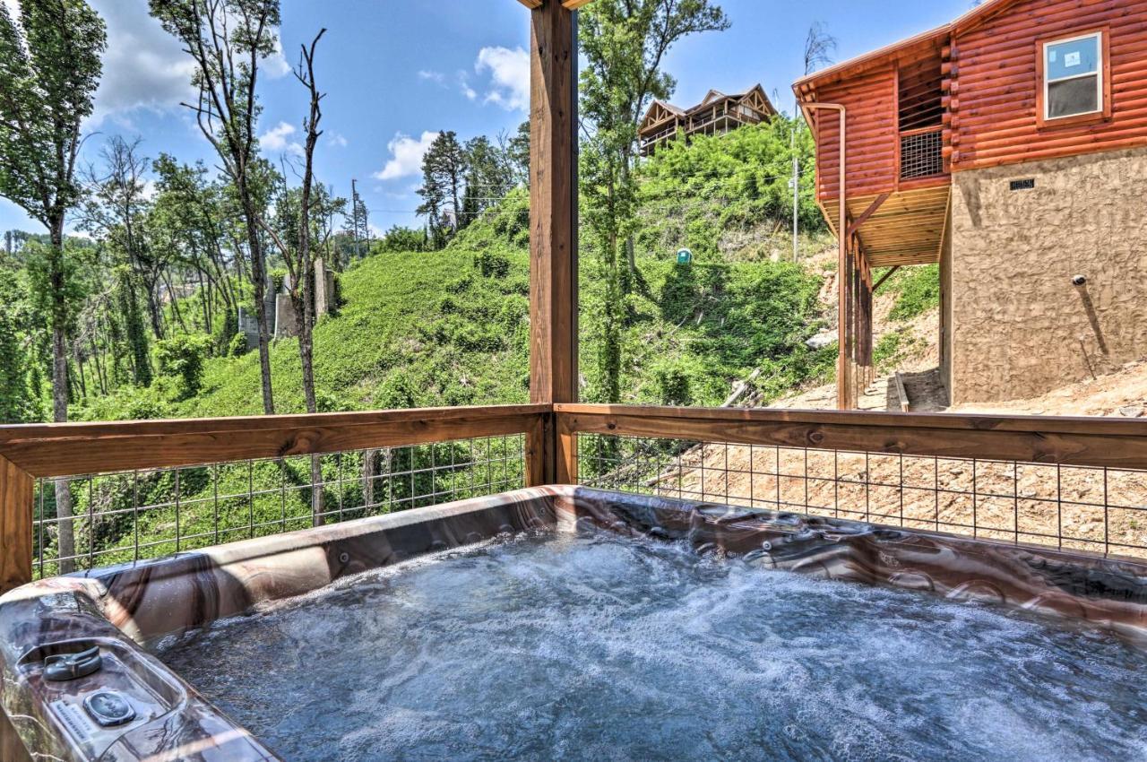 Modern Cabin With Hot Tub And Game Room In Gatlinburg! 外观 照片