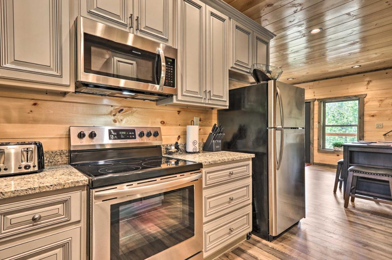 Modern Cabin With Hot Tub And Game Room In Gatlinburg! 外观 照片