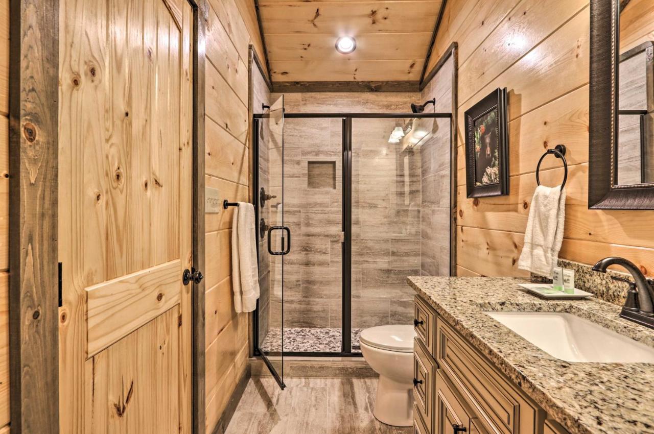 Modern Cabin With Hot Tub And Game Room In Gatlinburg! 外观 照片